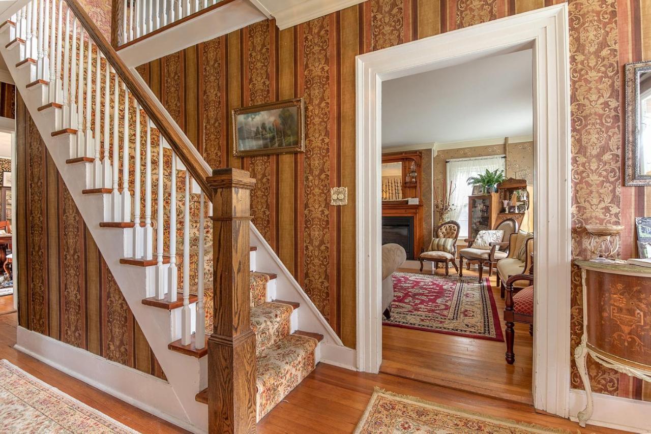 Van Winkle Inn Greenville エクステリア 写真